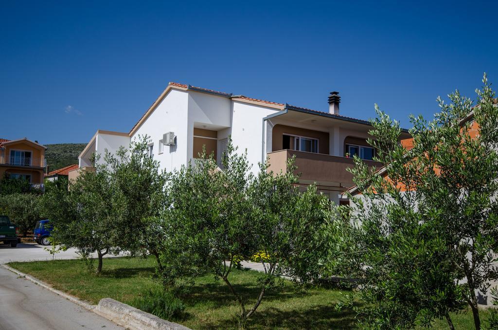 Apartment Danijela Трогир Экстерьер фото